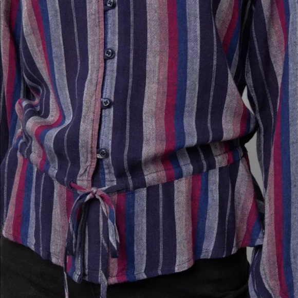 Rails Salvador Stripe button up top. Size Medium - Picture 9 of 9